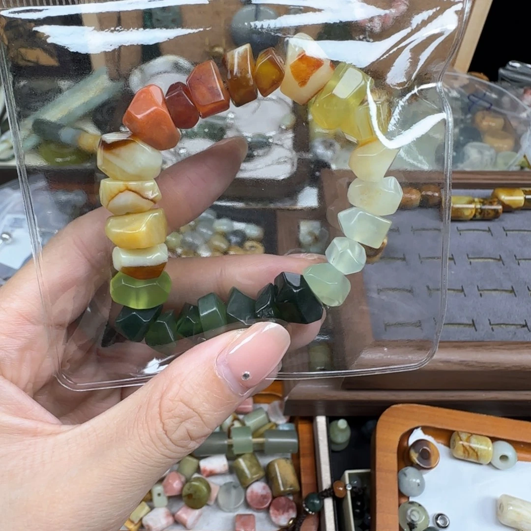 尤****未镶嵌岫玉岫玉戒指搭配
