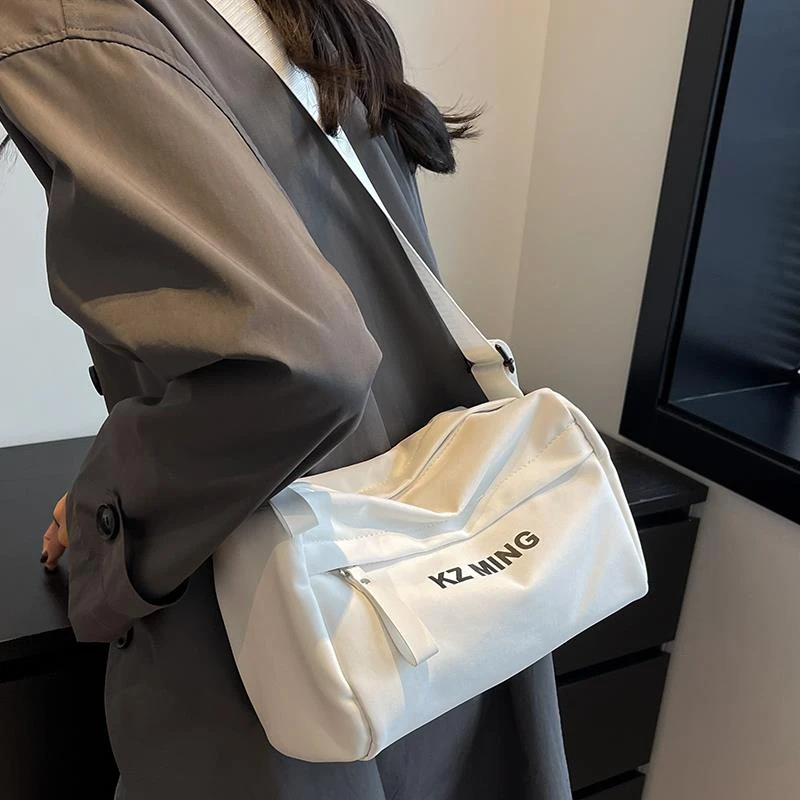 白色日系夏天帆布包女士2025新款小个子上班通勤小挎包单肩斜挎包