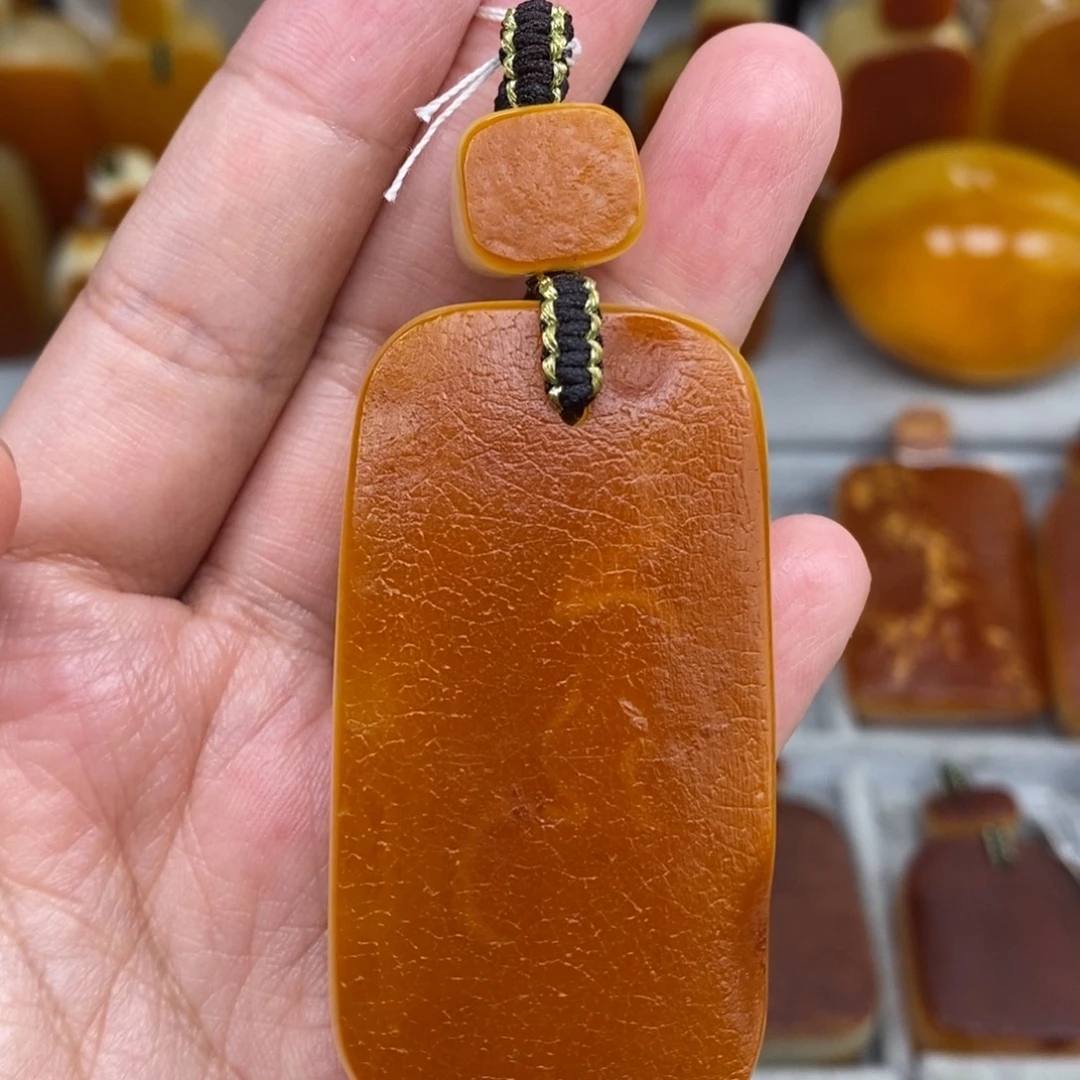 琥珀未镶嵌珠宝奇石