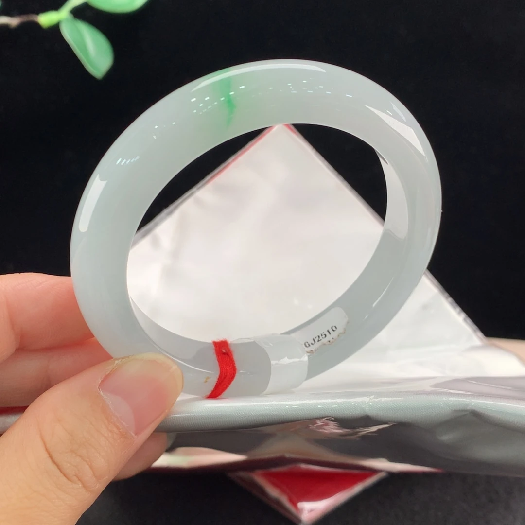 翡翠未镶嵌手镯0231