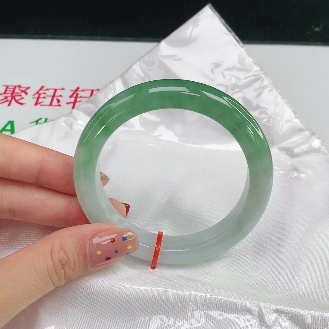 未镶嵌手镯翡翠402