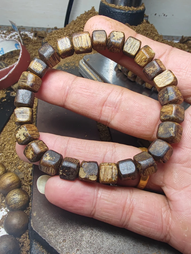 绿奇楠沉香手串随形单圈多样性发货一