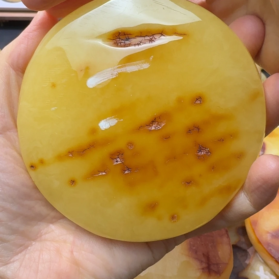 醉***颜定制琥珀天然原矿假一赔十