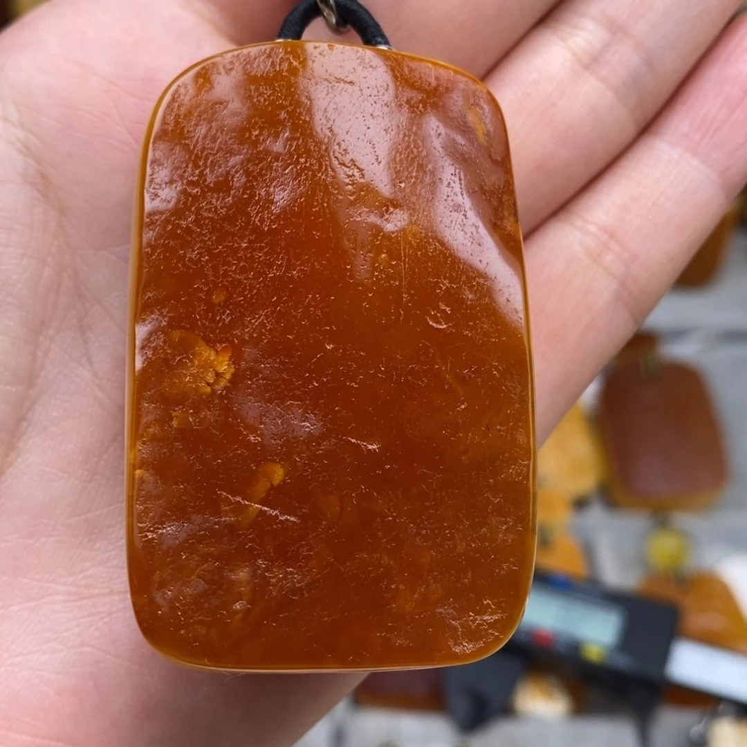 未镶嵌琥珀珠宝奇石