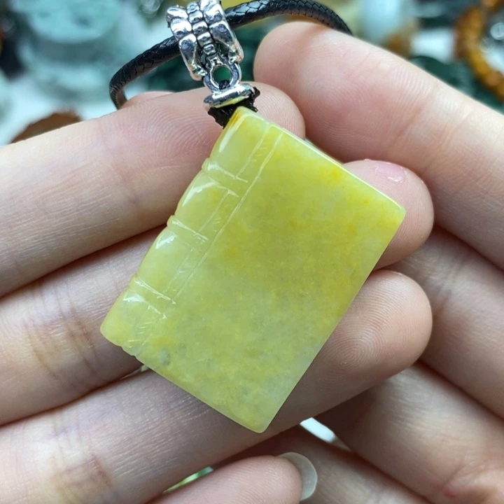 颈饰未镶嵌翡翠吊坠