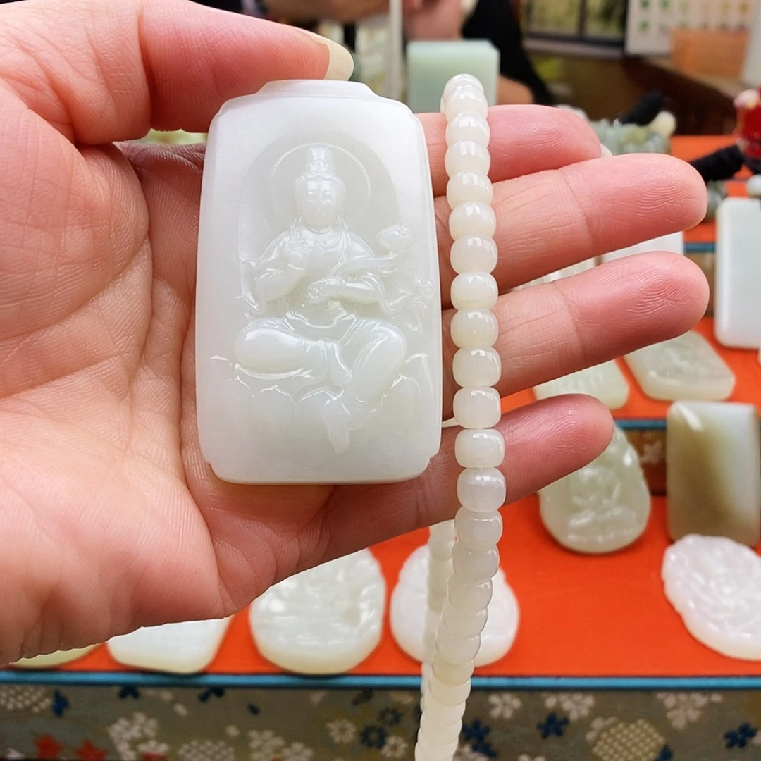 颈饰未镶嵌和田玉别*己