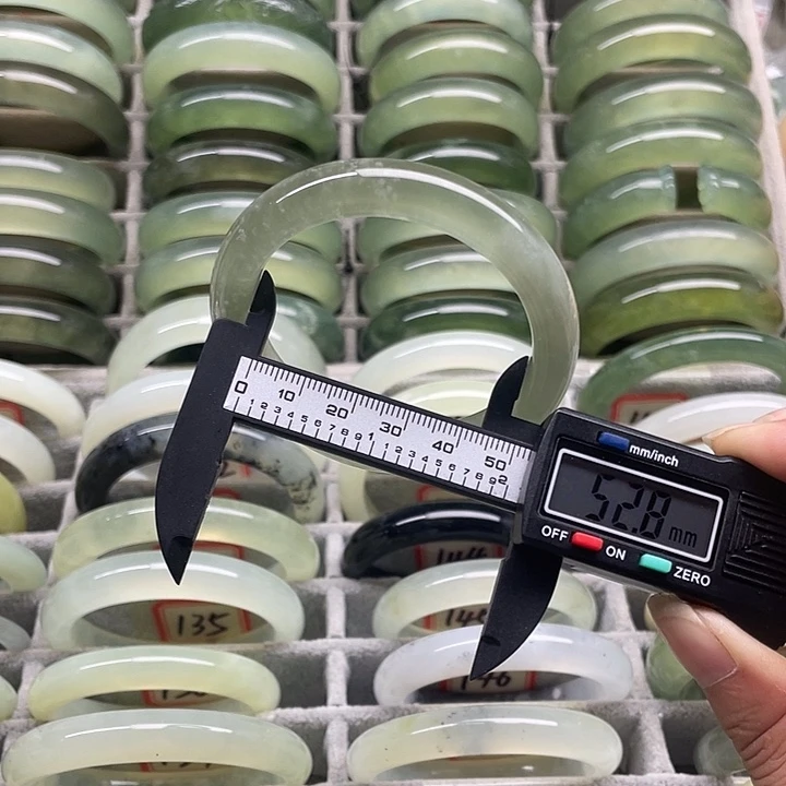 蛇纹石玉未镶嵌手镯148