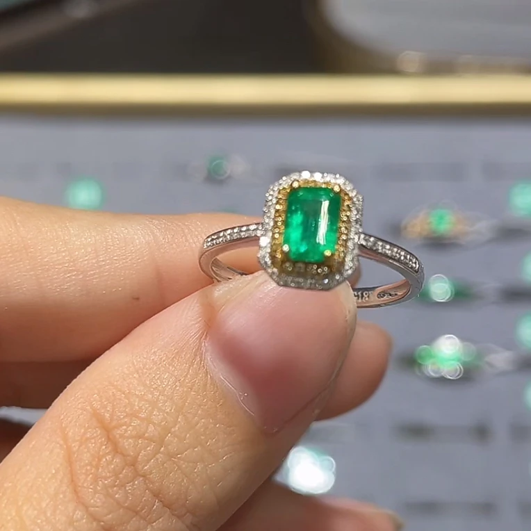 18k金祖母绿戒指时尚精美简约01