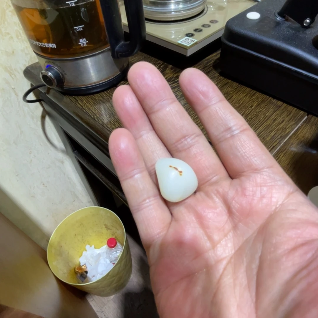 俺***仔和田玉未镶嵌珠宝半成品