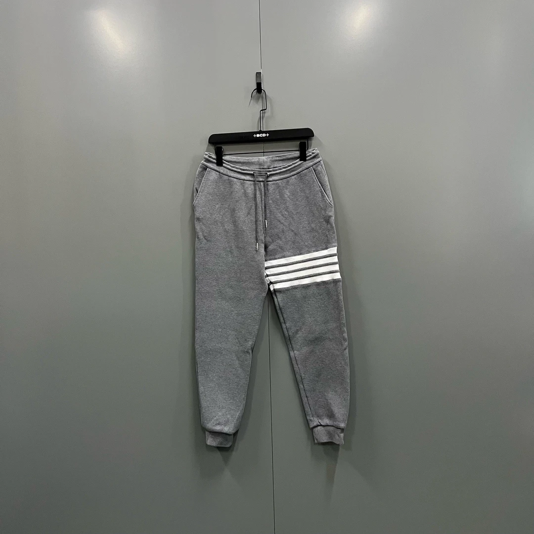 99新 THOMBROWNE (ll) 灰色经典四条纹运动裤 36码/102889