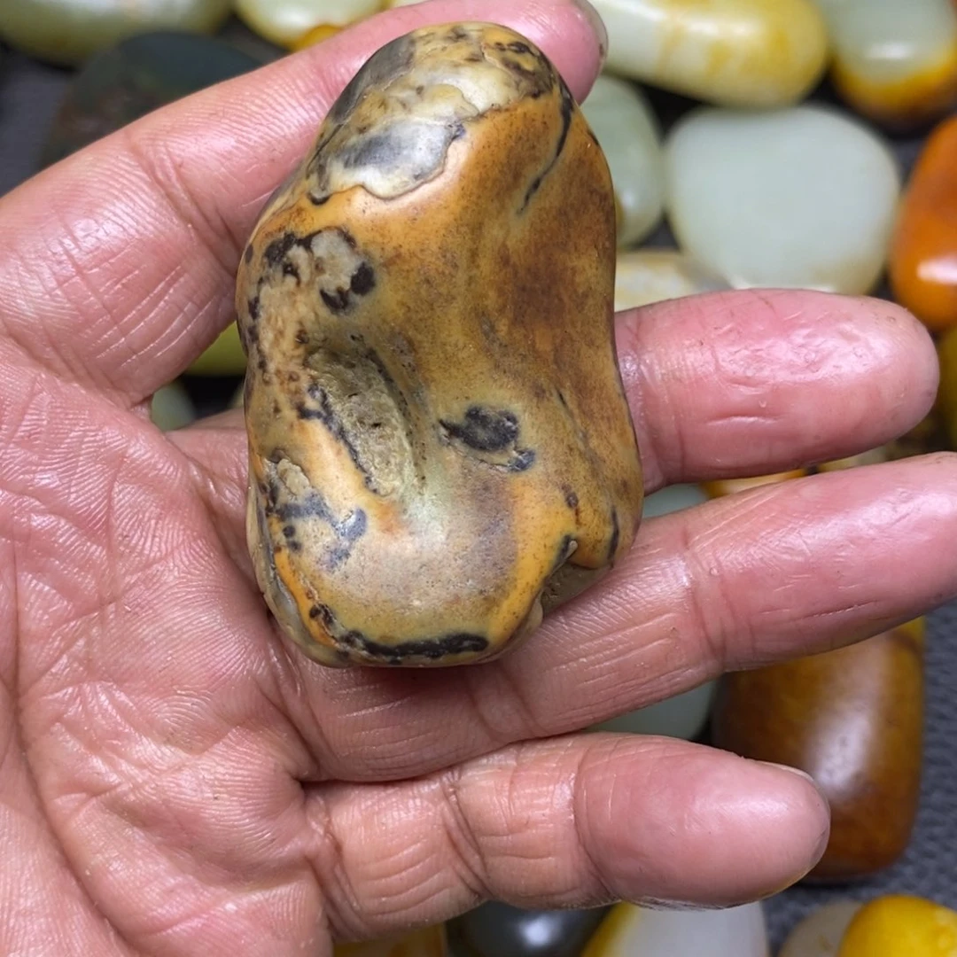 和田玉（糖玉）挂件未镶嵌