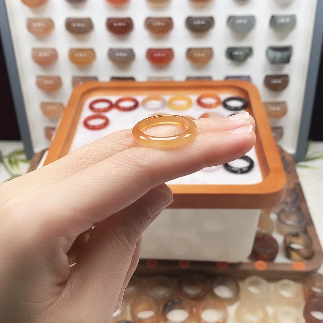 依***依玛瑙/玉髓未镶嵌戒指港17