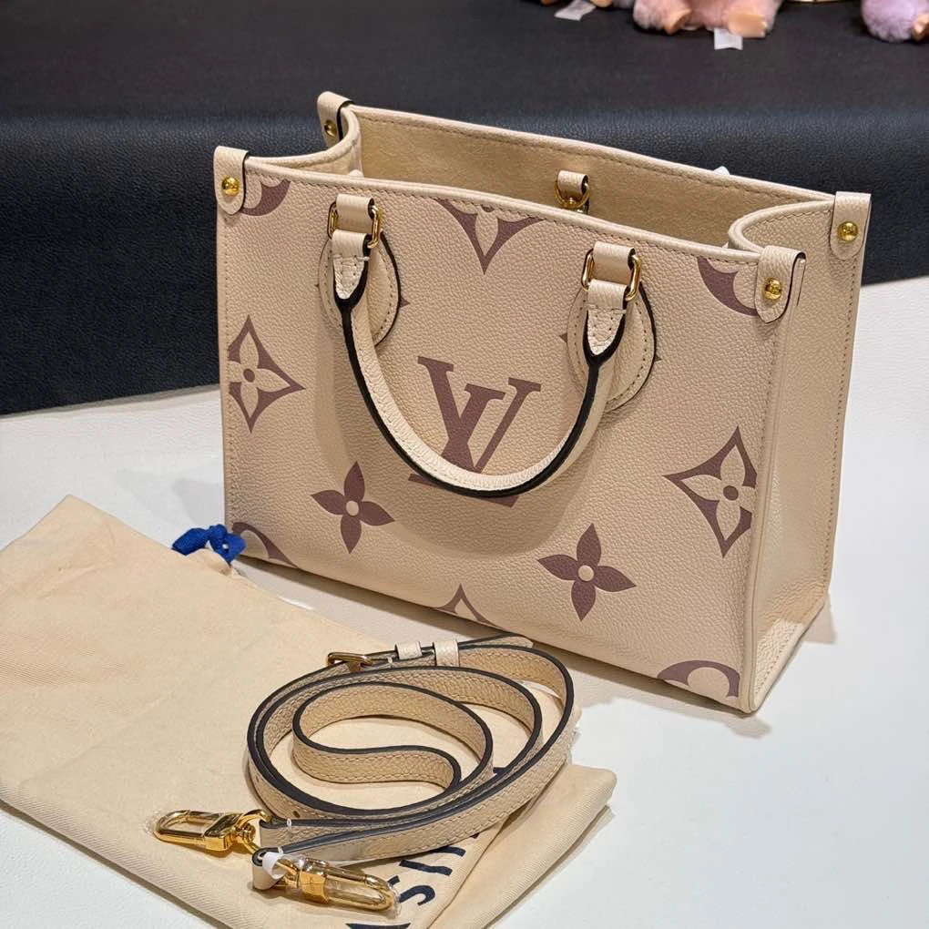99新 LouisVuitton/路易威登 奶昔白小号onthego手提包 芯