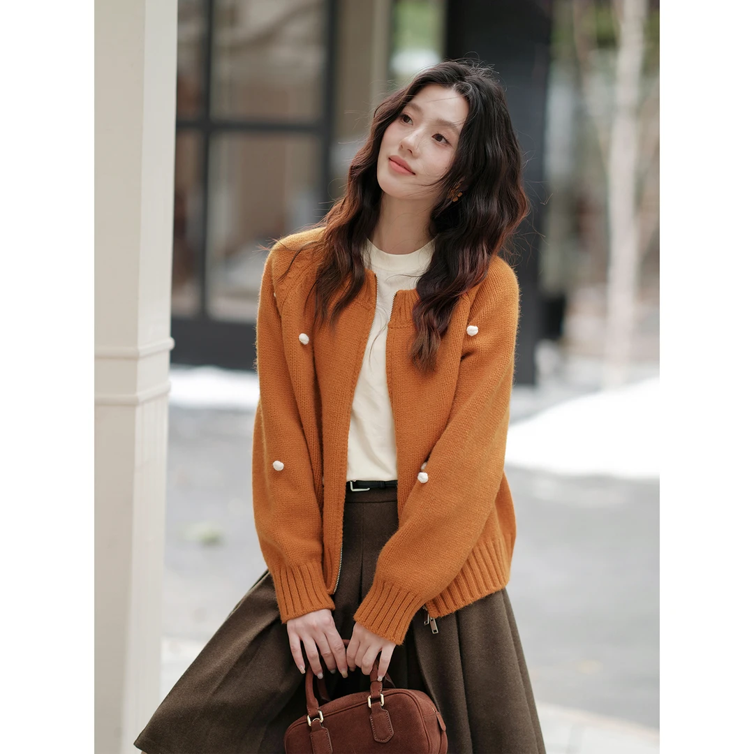 木易易软糯风圆领针织开衫上衣女2025新款冬季韩系慵懒风毛衣外套