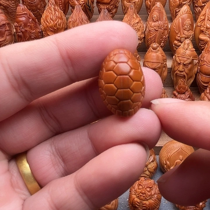 橄榄核吊坠17富甲天下