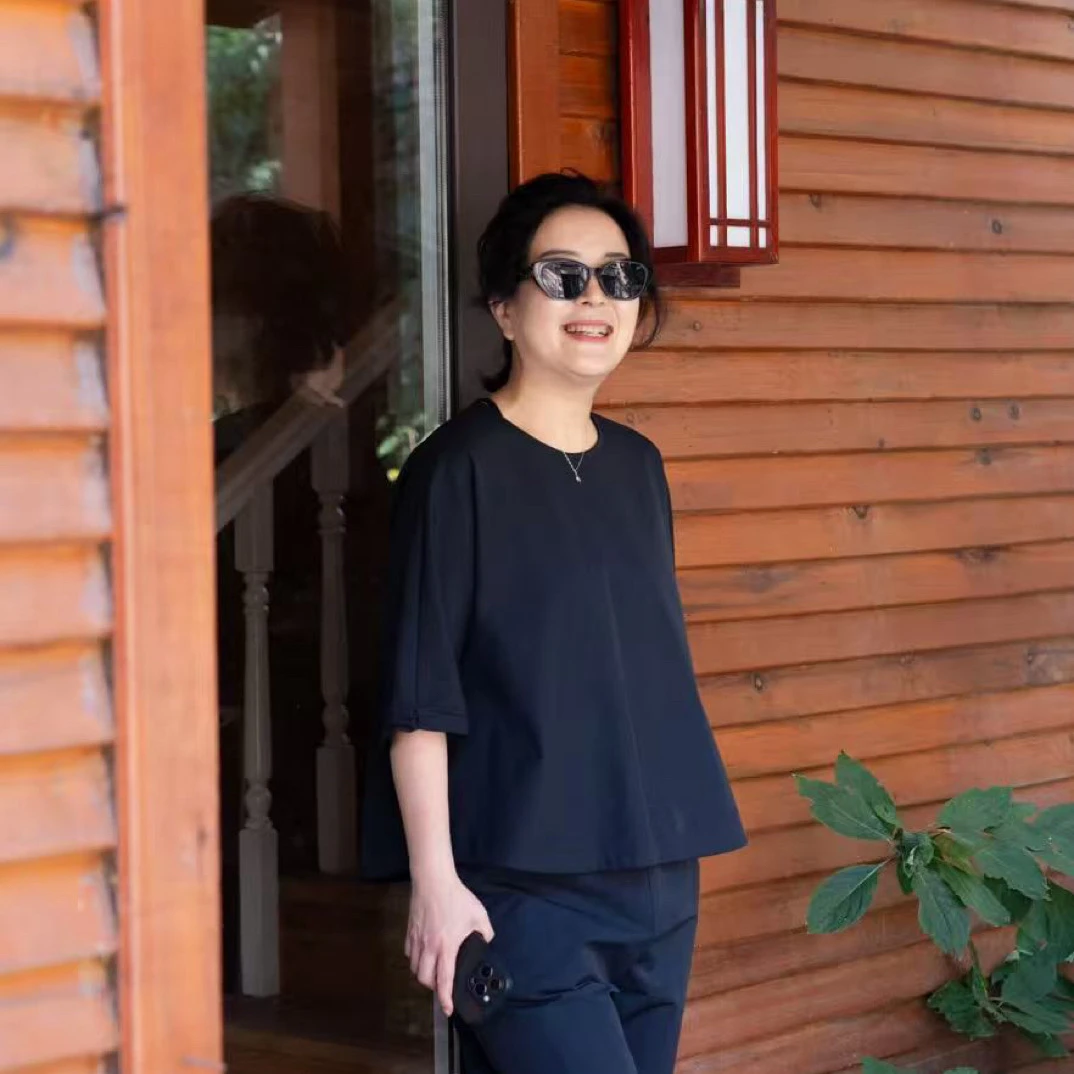 251836【燕子优选】菲玛掂休闲百搭时尚减龄潮流上衣