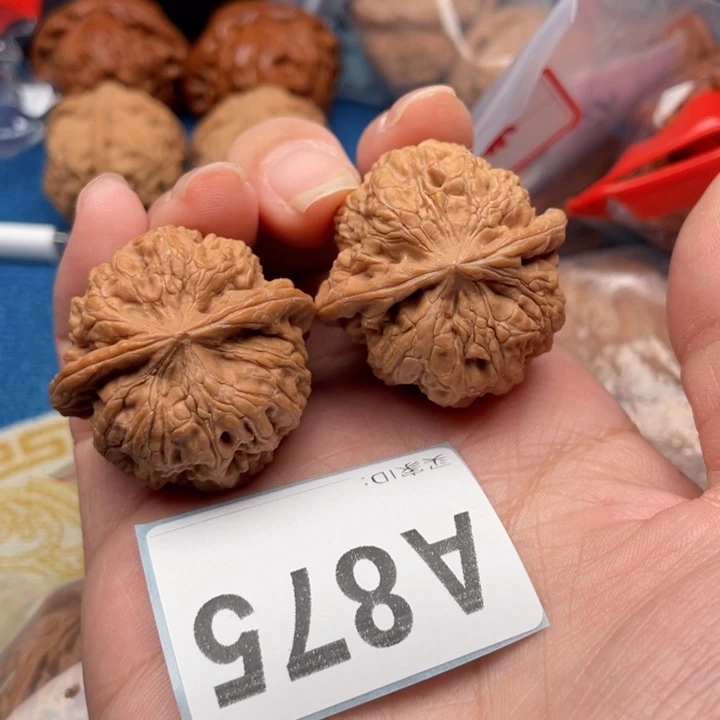文玩核桃吊坠核桃