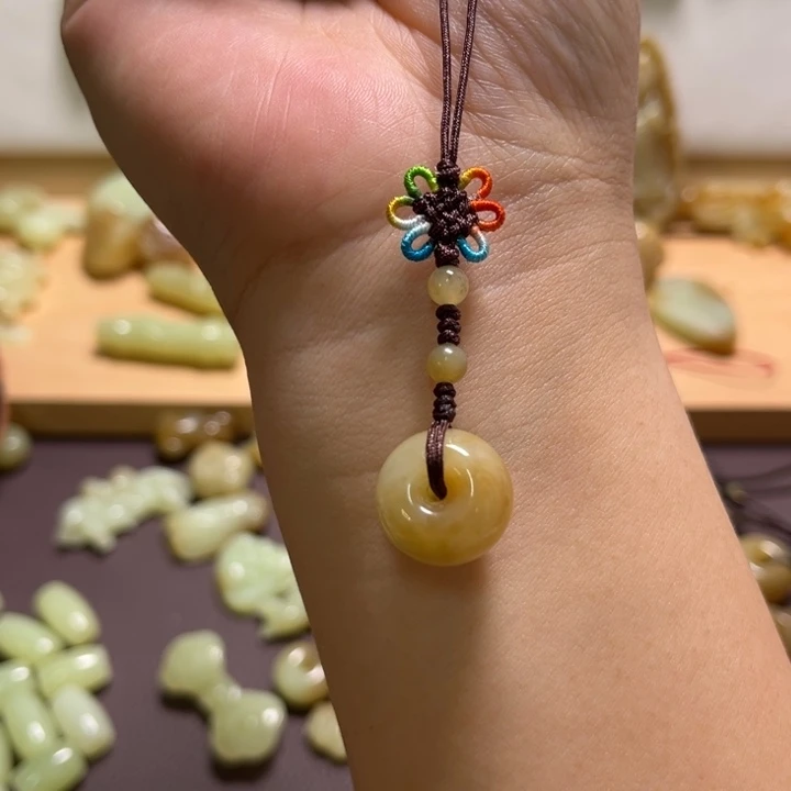 和田玉未镶嵌颈饰手机链