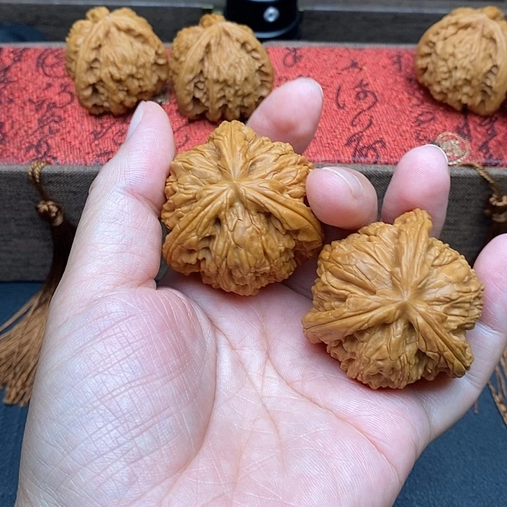 炀***福文玩核桃把件白奔