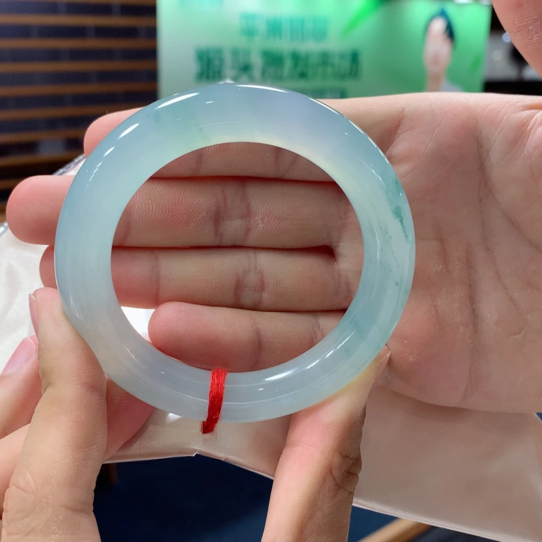 J***g翡翠未镶嵌手镯买断