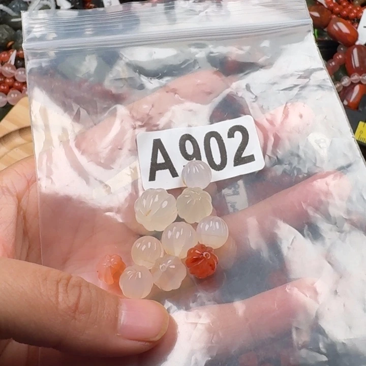 南红玛瑙未镶嵌珠宝奇石