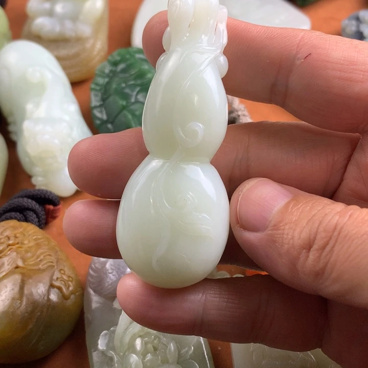 未镶嵌和田玉挂件