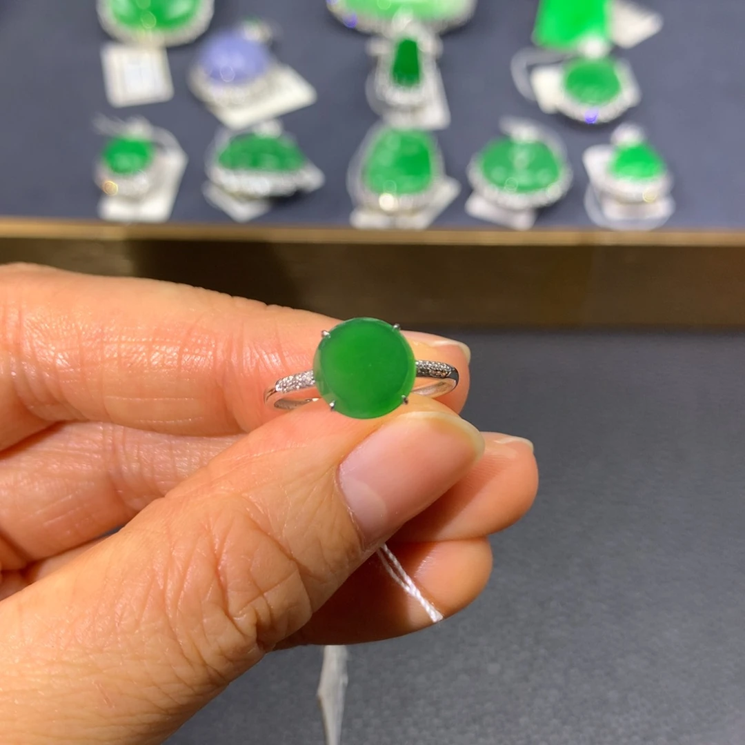 翡翠戒指18K金镶嵌翡翠