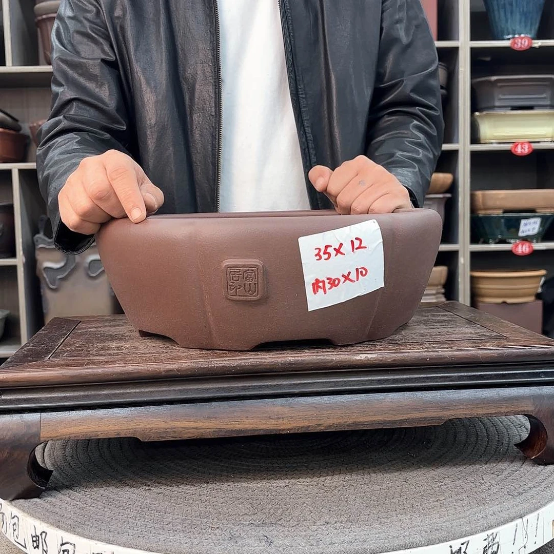 紫砂花盆紫砂的颜色很好看