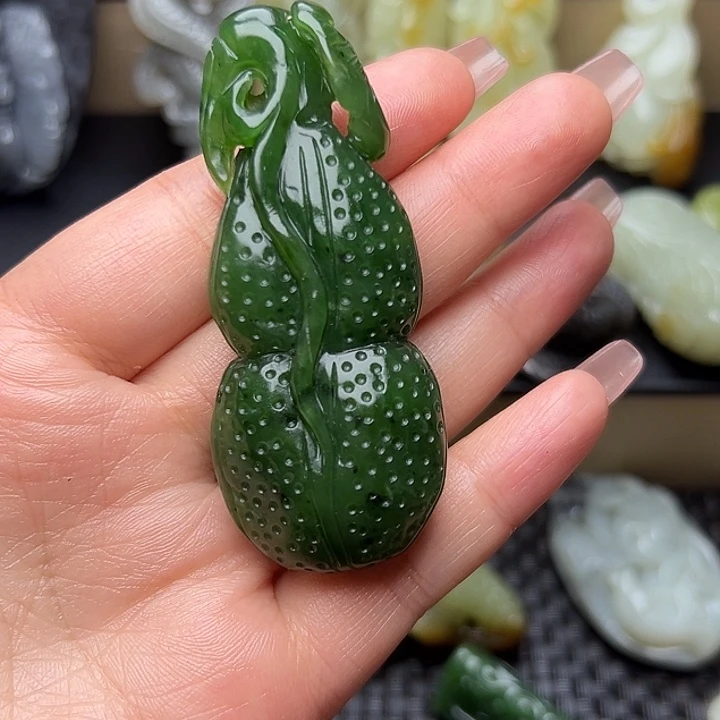 酥***苏和田玉未镶嵌挂件