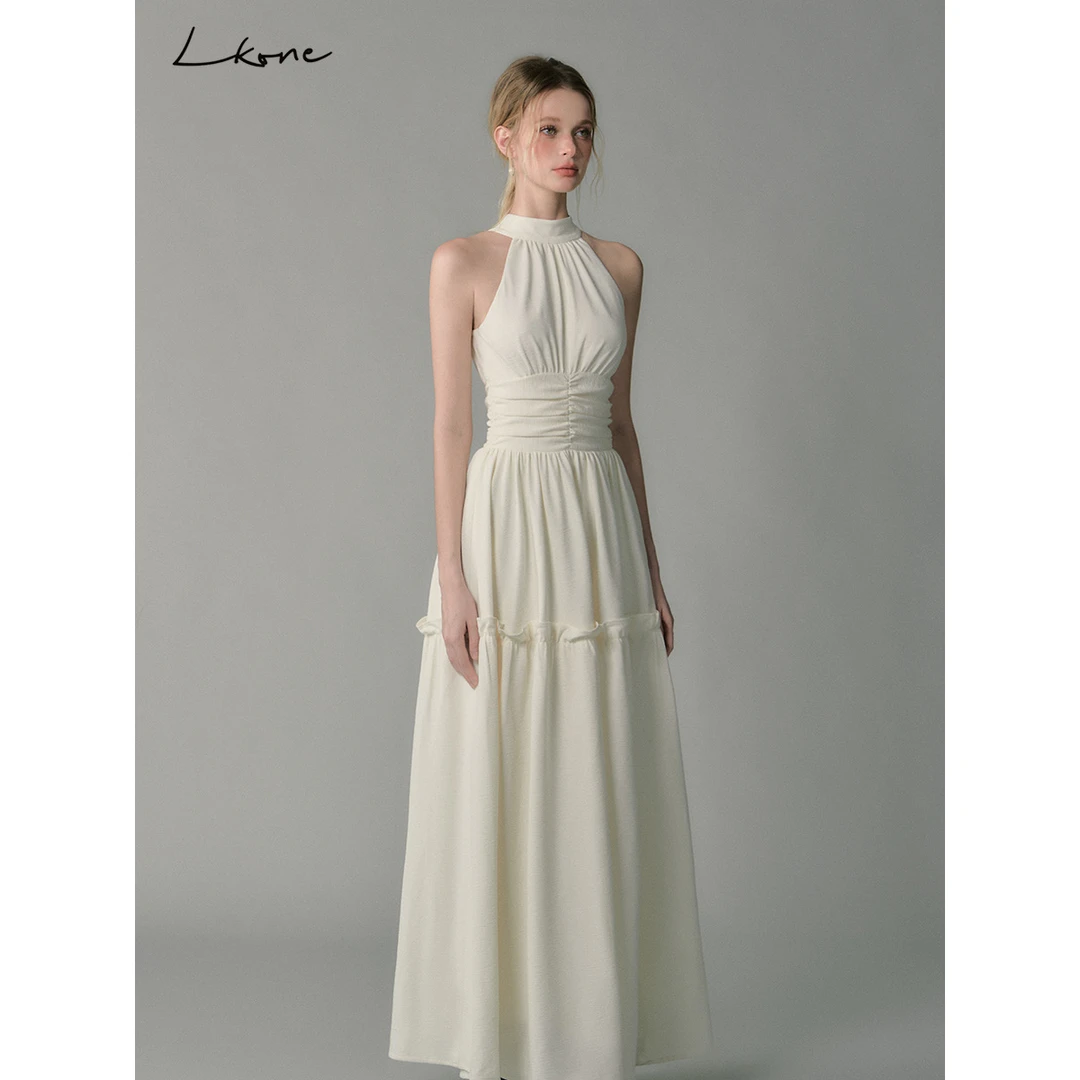 法式设计感长裙挂脖吊带显瘦气质白色轻奢夏季捏褶收腰小众连衣裙