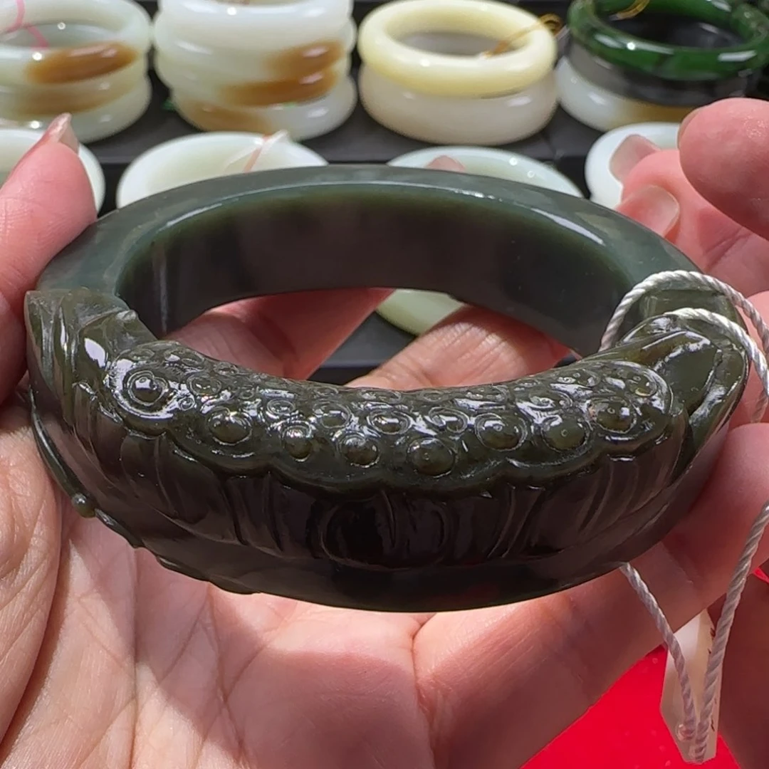 和田玉手镯未镶嵌