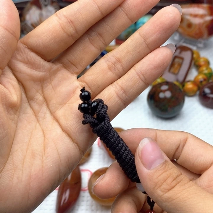 又***山未镶嵌颈饰玛瑙/玉髓