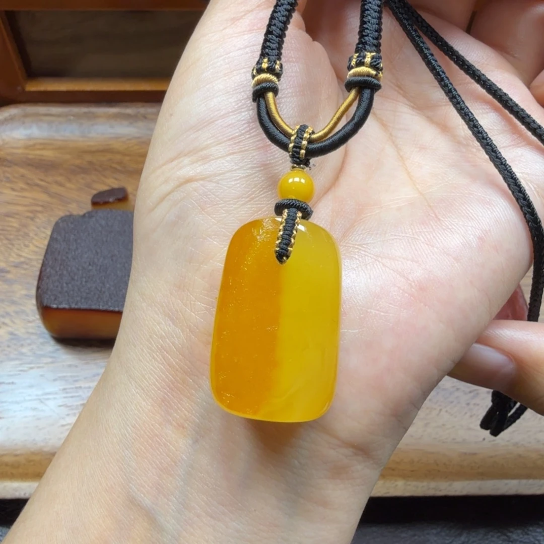 琥珀未镶嵌吊坠(赠链)