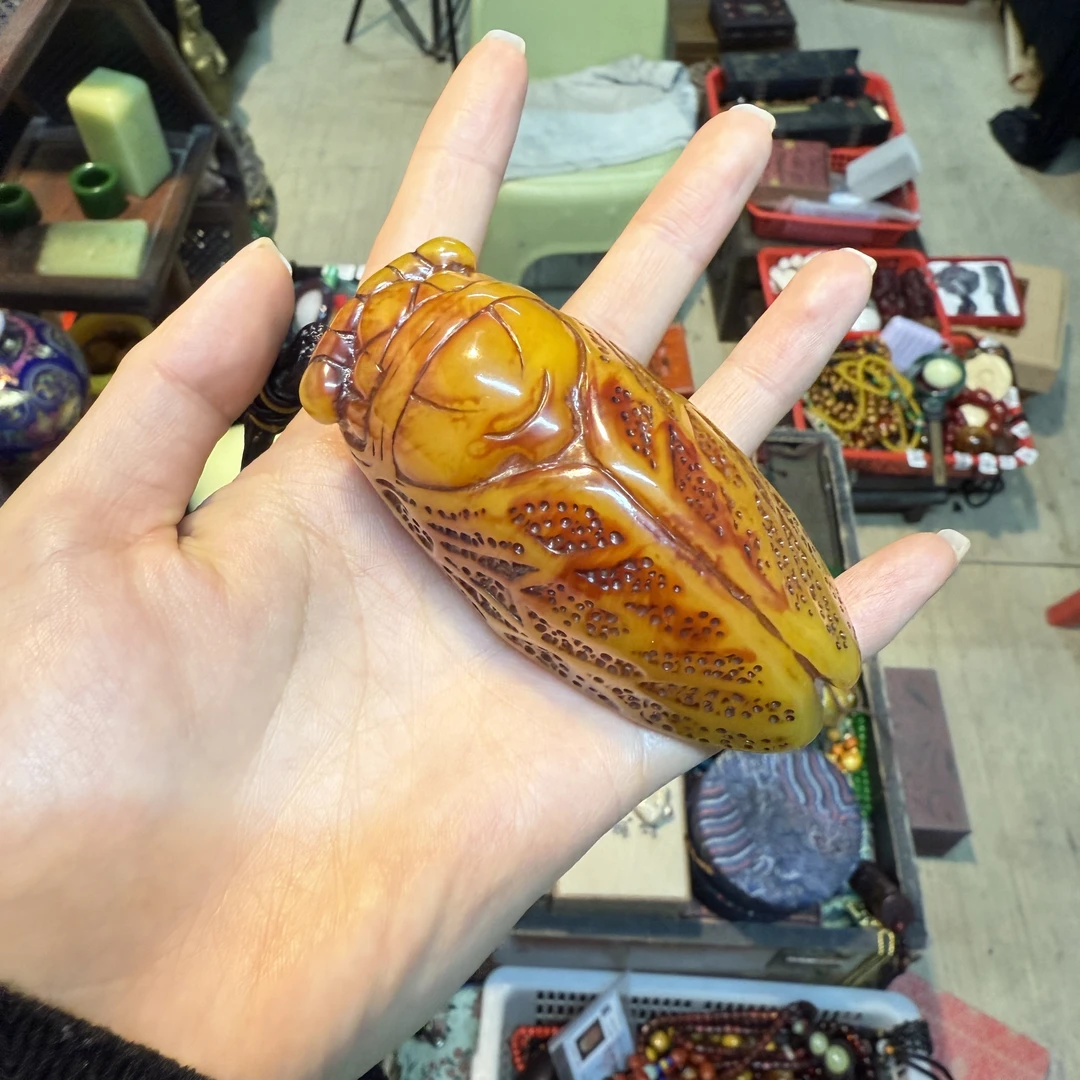 【闪购链接】蜜蜡知了手把件