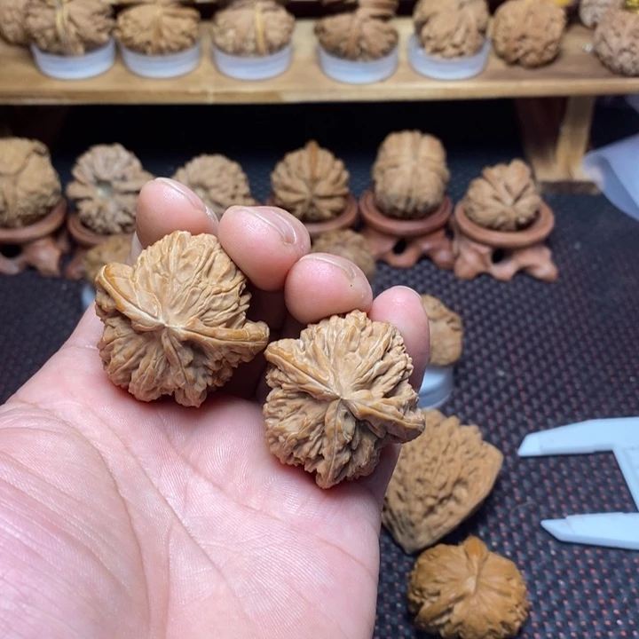 ****安文玩核桃把件文玩