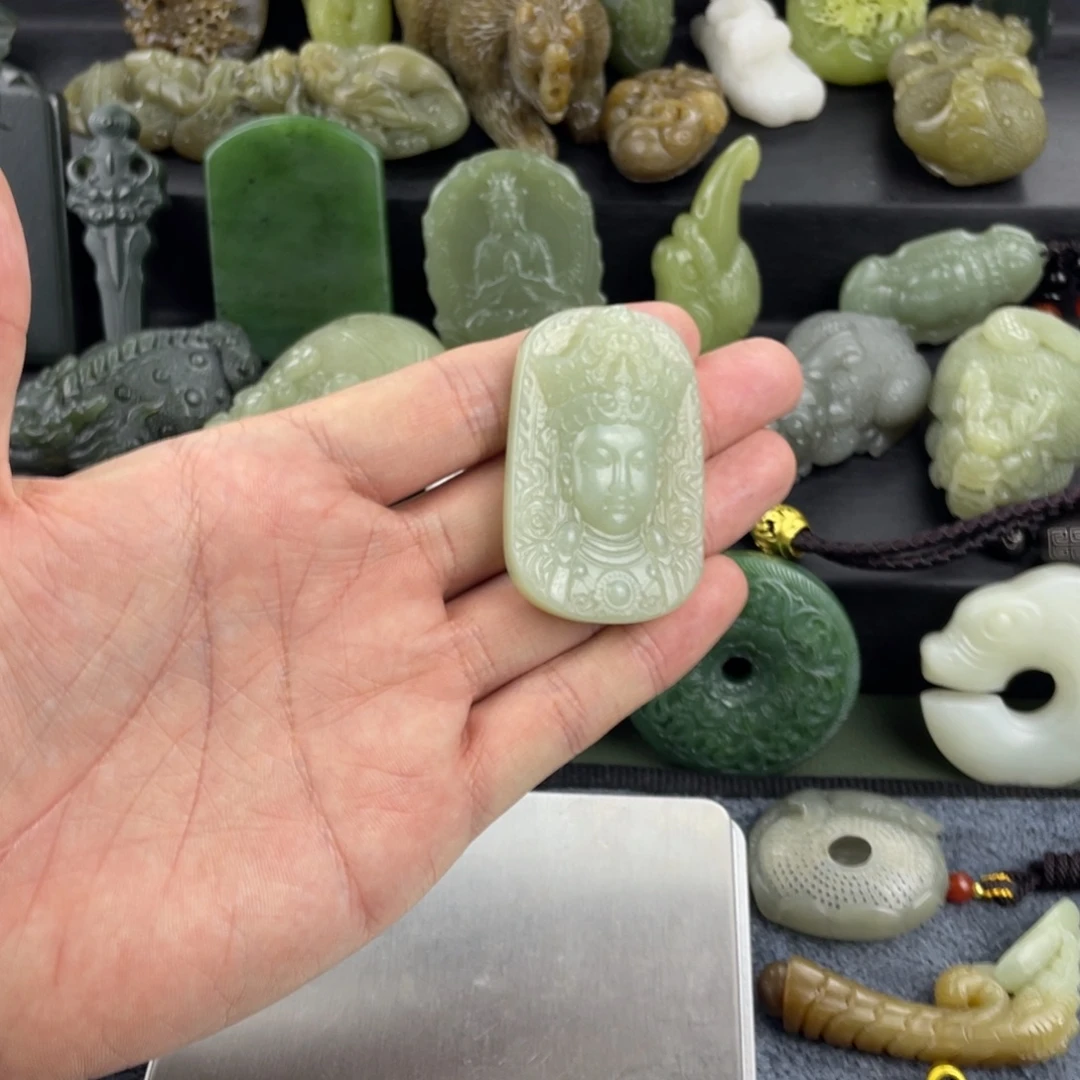 和田玉未镶嵌颈饰