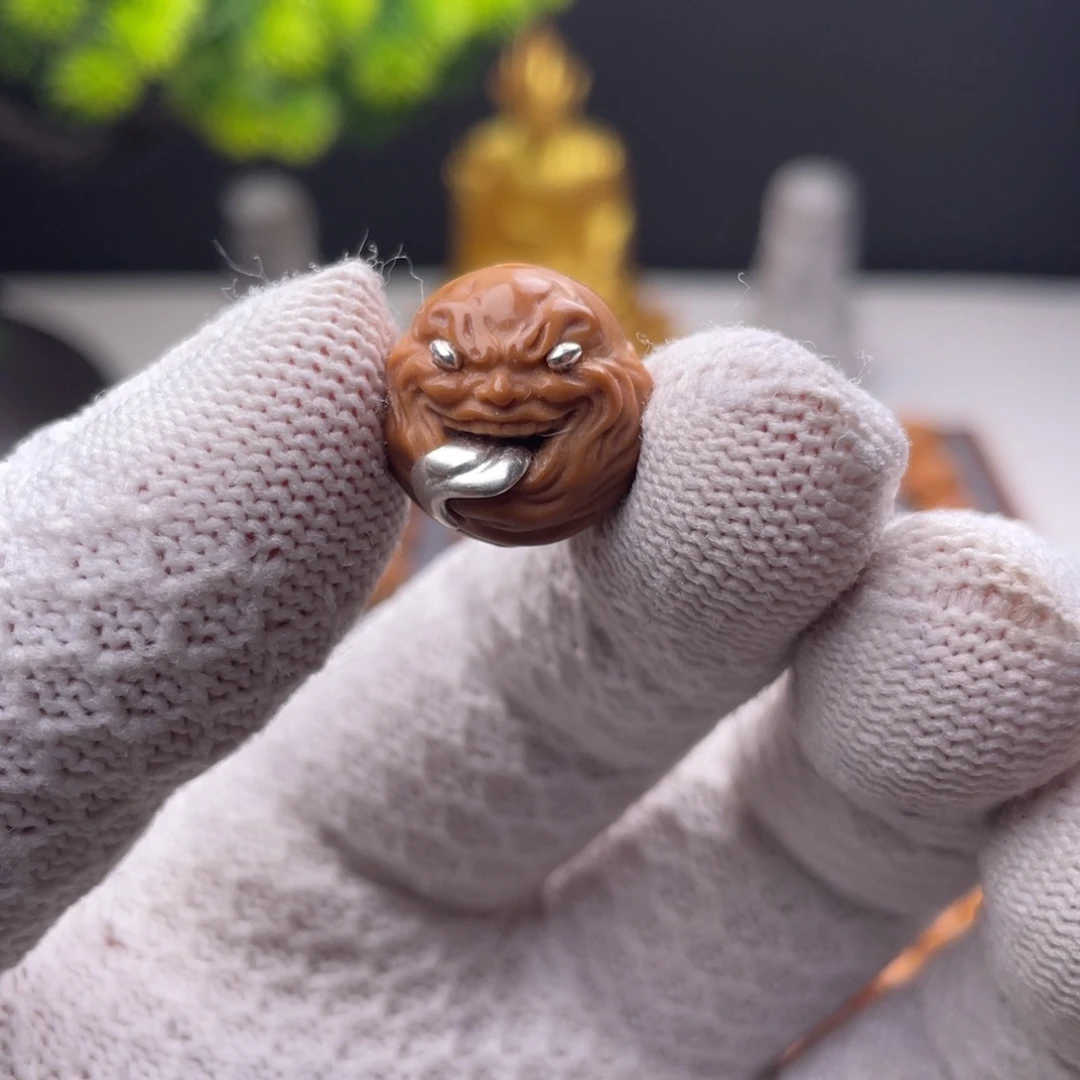 吊坠猴头核桃银舔僧