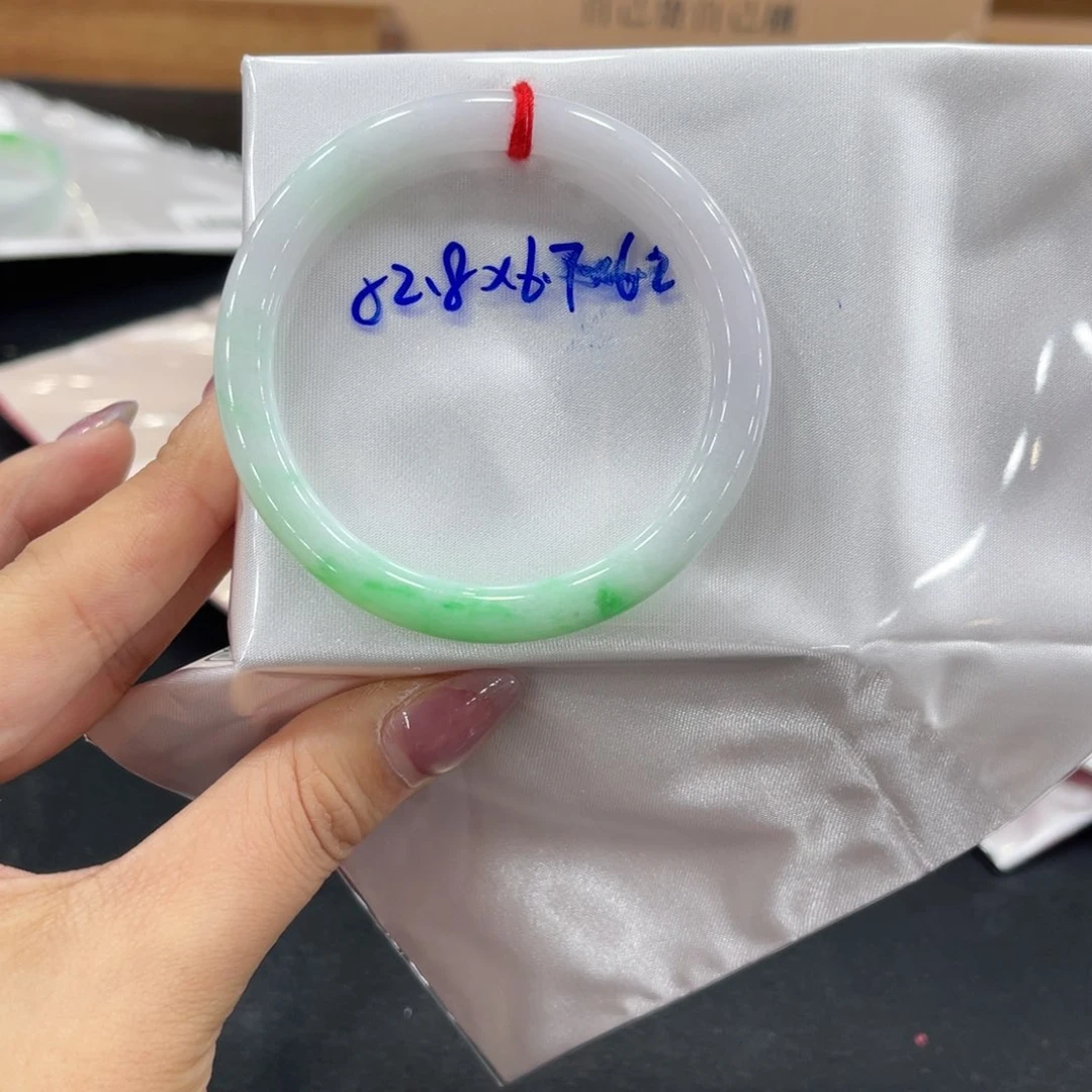 未镶嵌手镯翡翠翡翠