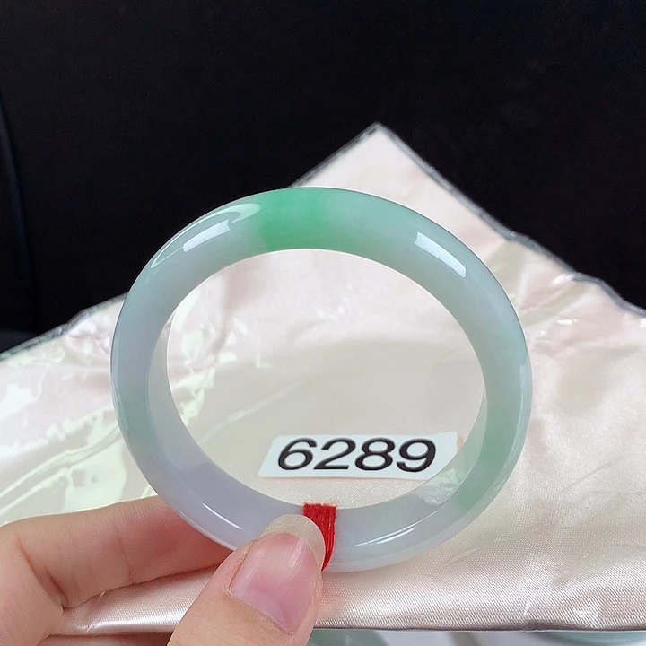 小***星翡翠未镶嵌手镯52圈