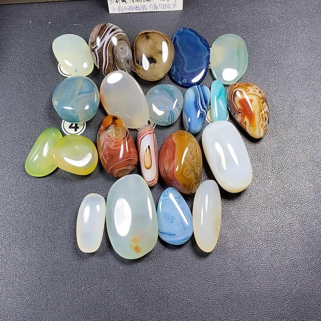 曹***哥玛瑙/玉髓未镶嵌珠宝奇石