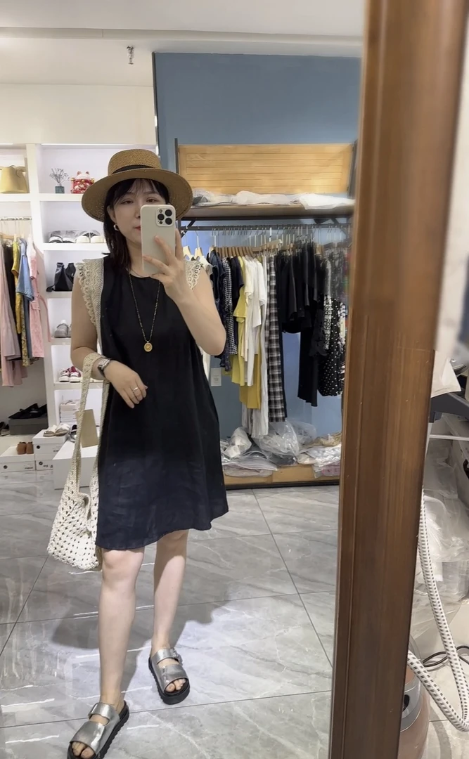 夏季新款圆领无袖拼接蕾丝边显瘦百搭气质连衣裙