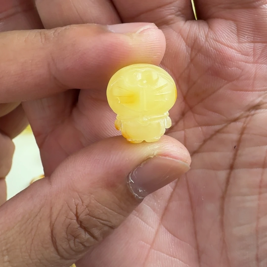牛***妈琥珀未镶嵌珠宝奇石