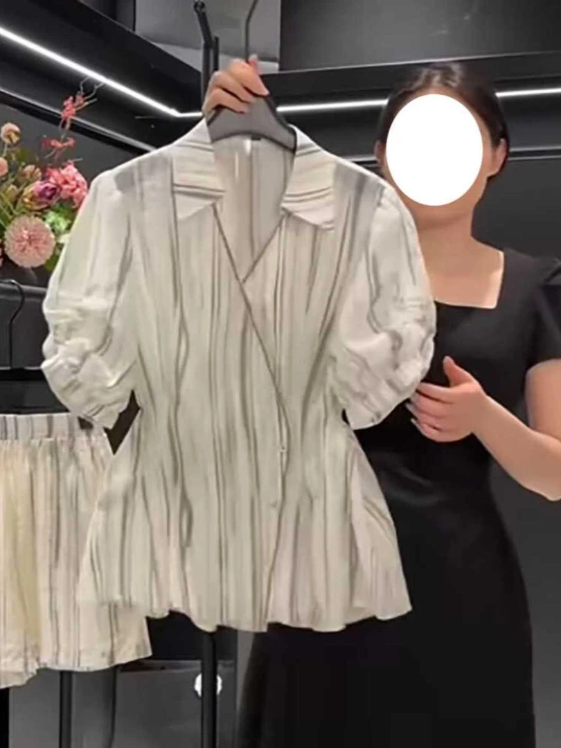 大码法式高级感v领条纹短袖衬衫女夏季胖mm显瘦收腰遮肚子上衣潮