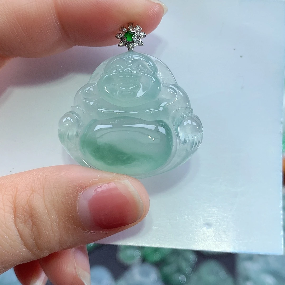 翡翠18K金镶嵌颈饰佛公