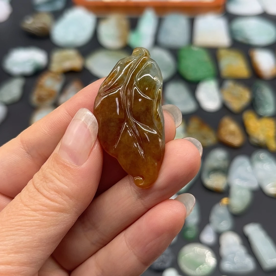 【闪购商品】翡翠颈饰未镶嵌玥*叶子