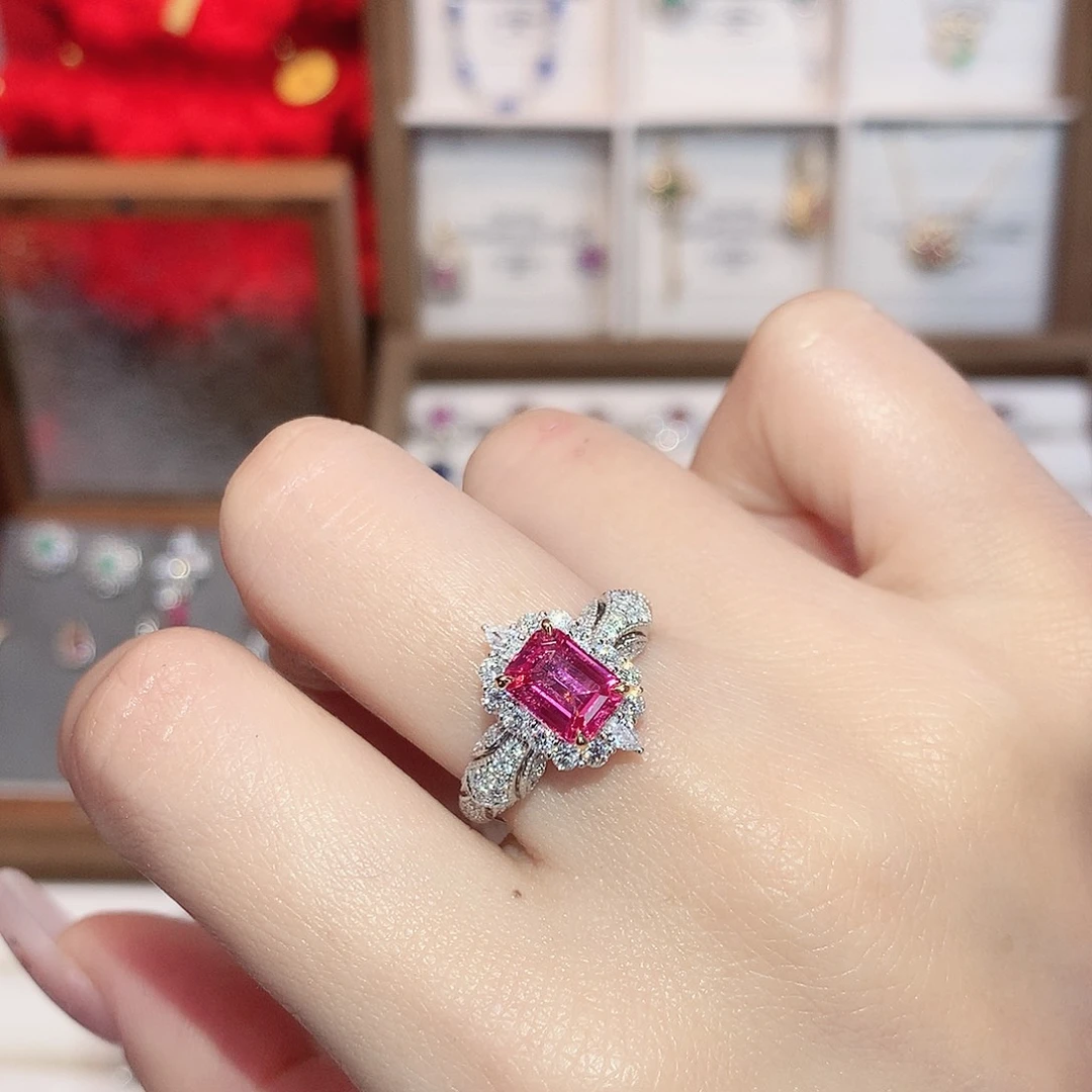 尖晶石戒指18K金镶嵌1.53ct/天然宝石/七天无理由