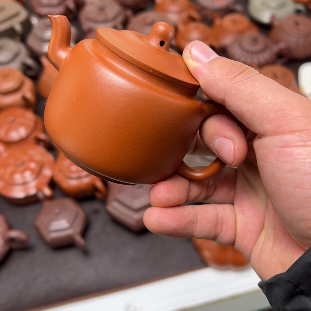 心***然茶壶紫砂汽修厂的人说他