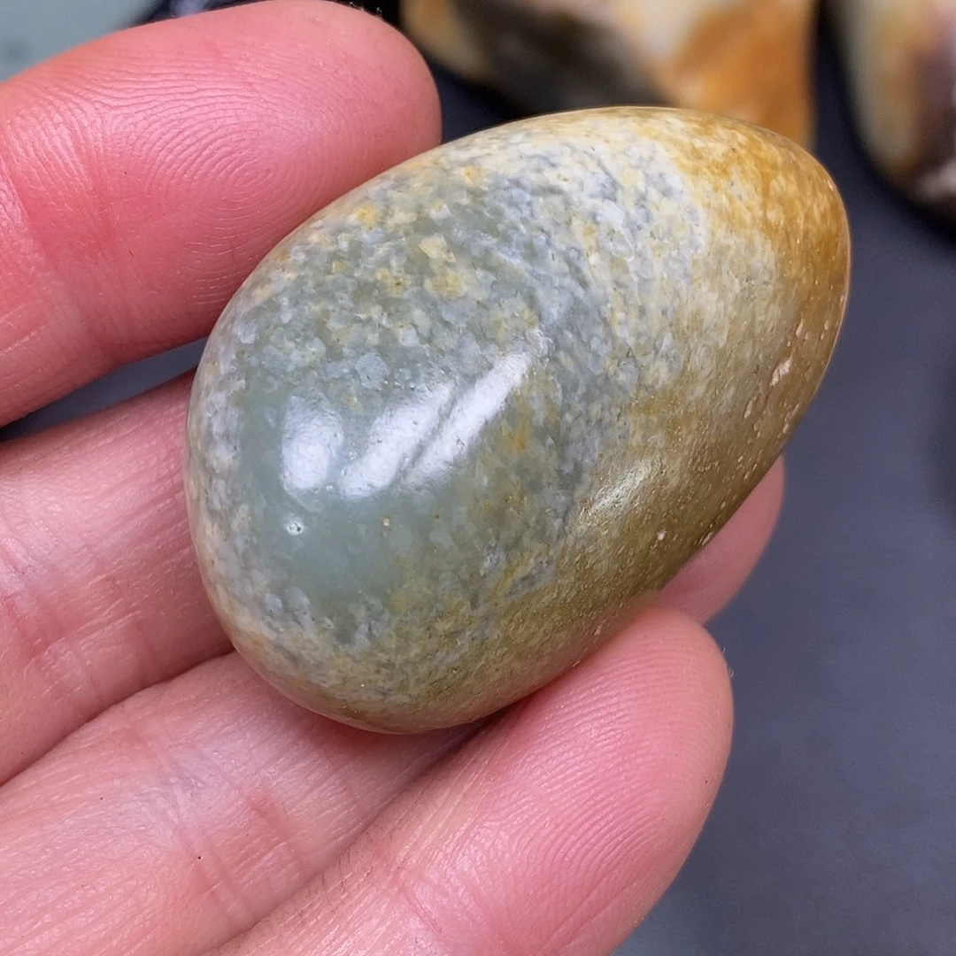 和田玉未镶嵌珠宝奇石