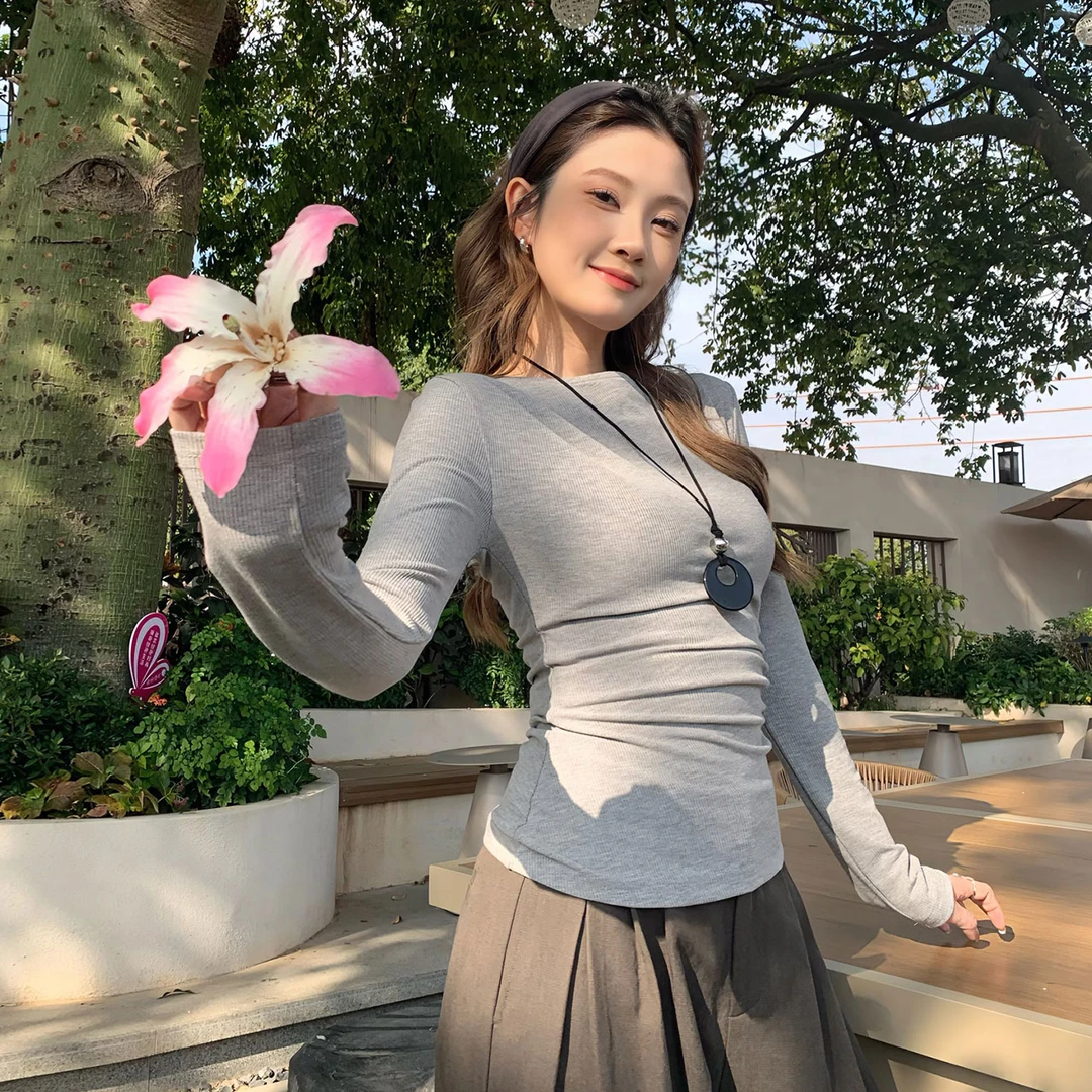 早春修身显瘦打底衫女辣妹百搭复古收腰小众气质针织长袖上衣