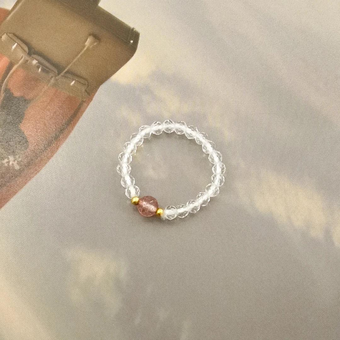 2025新款天然草莓晶弹力大小可调节水晶戒指